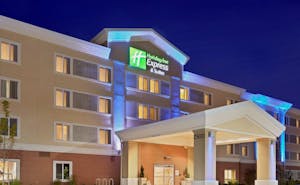 Holiday Inn Express Hotel & Suites Sumner