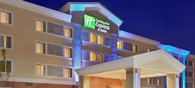 Holiday Inn Express Hotel & Suites Sumner