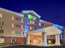 Holiday Inn Express Hotel & Suites Sumner