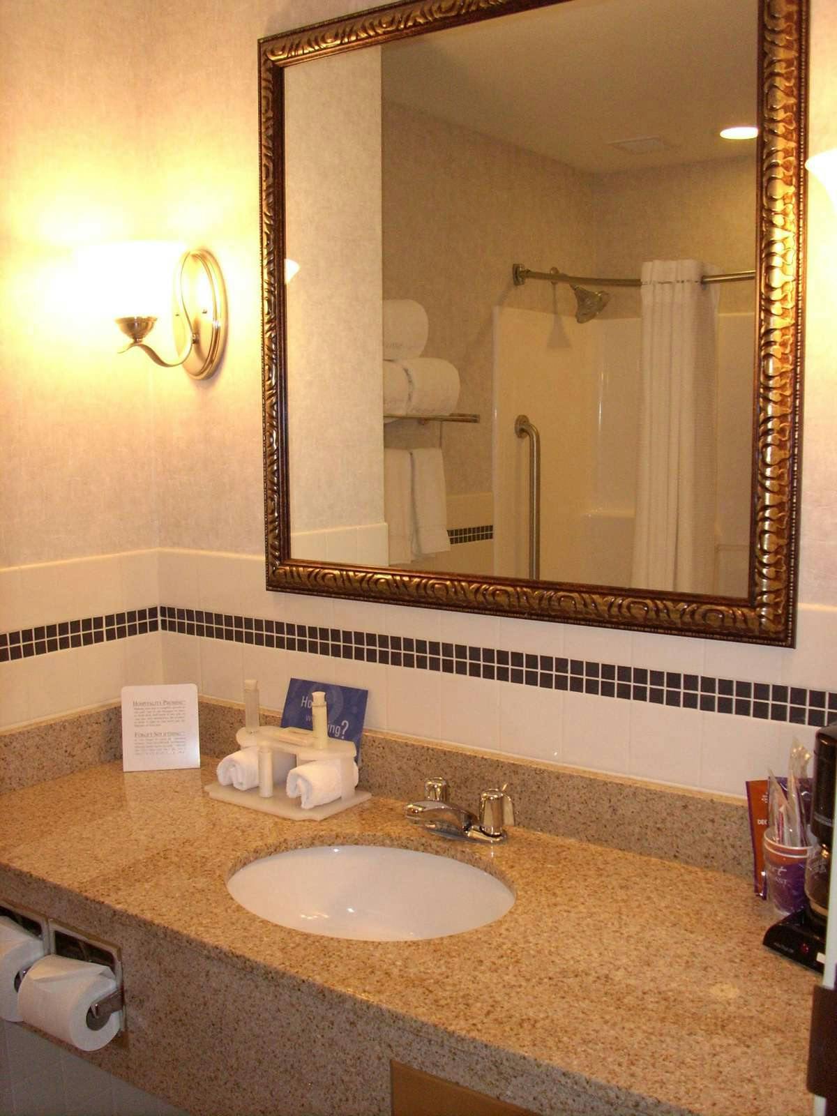 Hotel Holiday Inn Express Hotel & Suites Victor photo 3