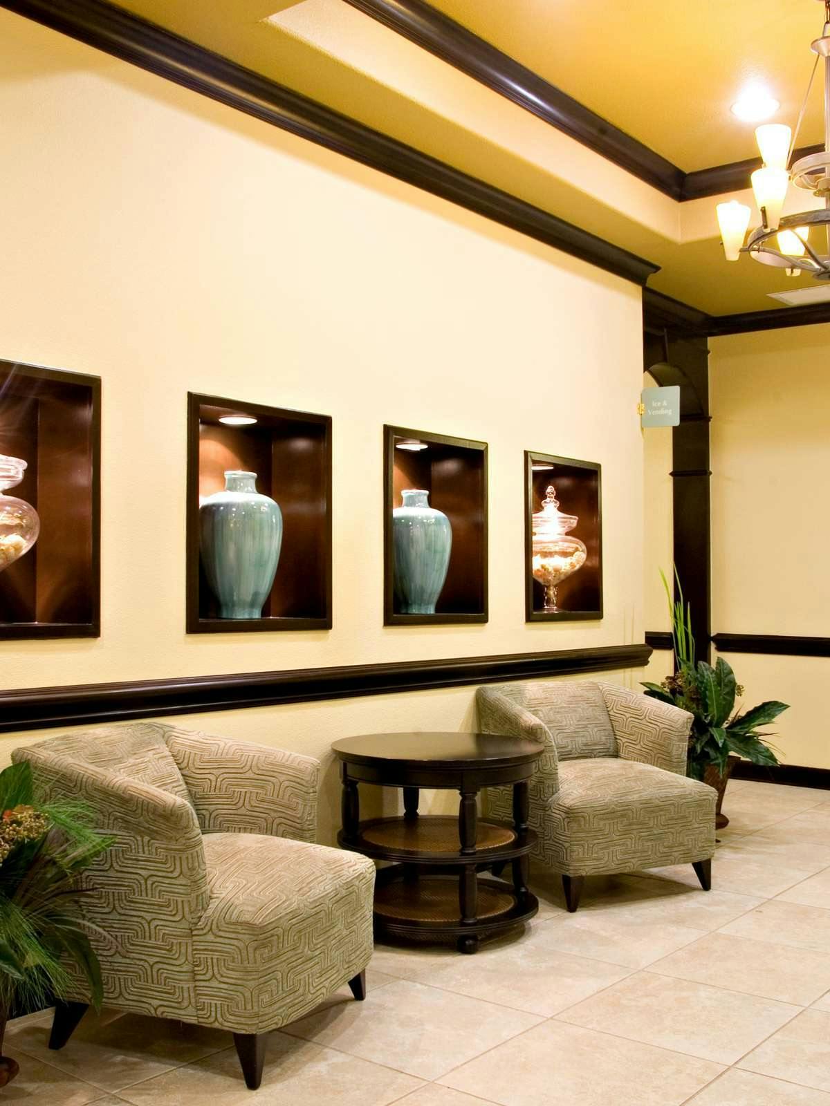 Hotel Holiday Inn Express Hotel & Suites Victoria photo 3