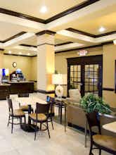 Hotel Holiday Inn Express Hotel & Suites Victoria photo 5
