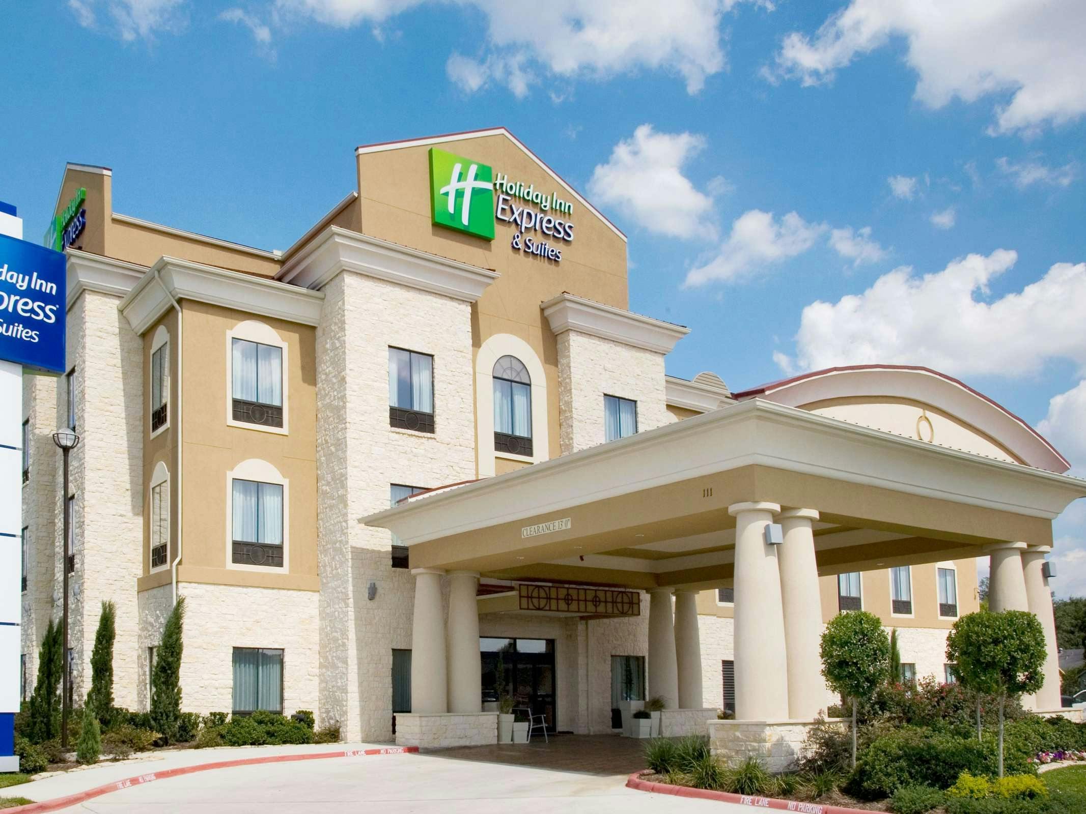 Holiday Inn Express Hotel & Suites Victoria