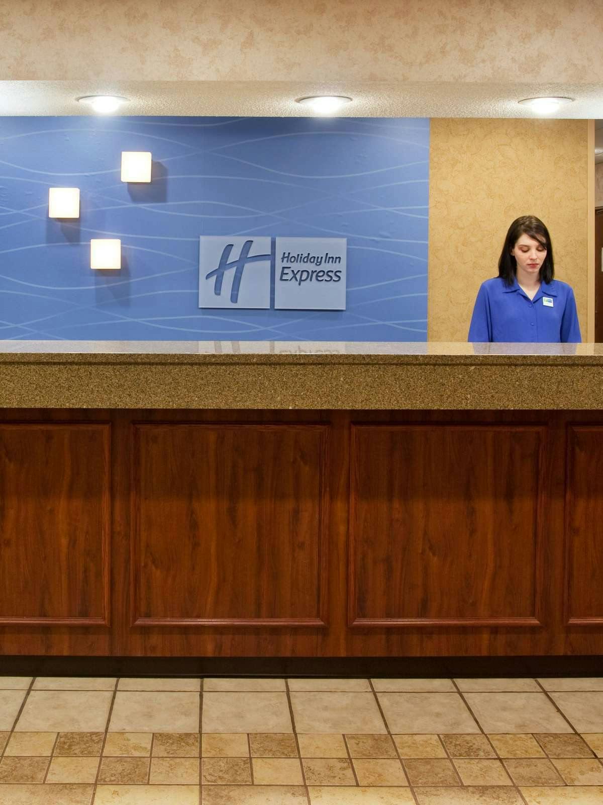 Hotel Holiday Inn Express Hotel & Suites Troy photo 4