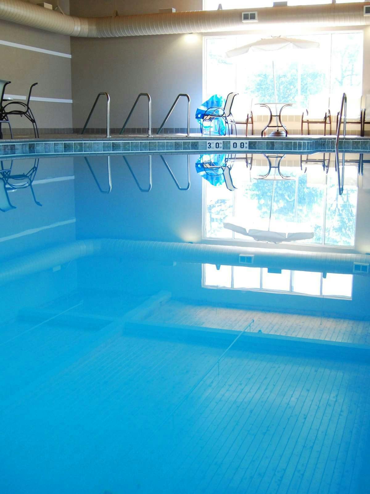 Hotel Holiday Inn Express Hotel & Suites Superior photo 5