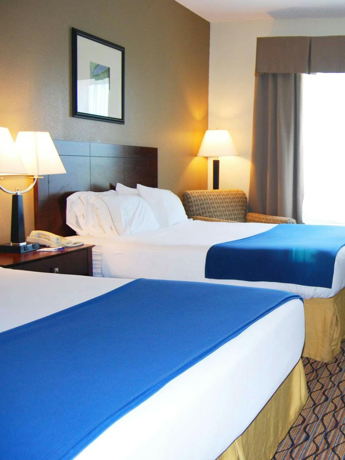 Hotel Holiday Inn Express Hotel & Suites Superior photo 1