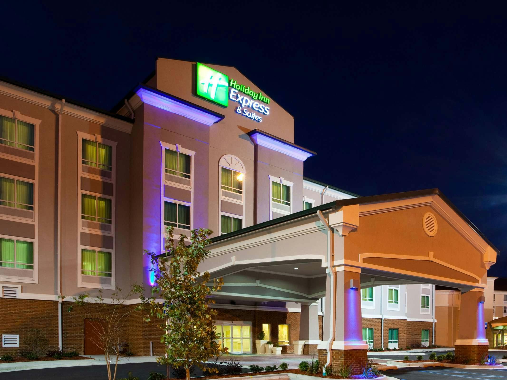 Holiday Inn Express Hotel & Suites Valdosta West