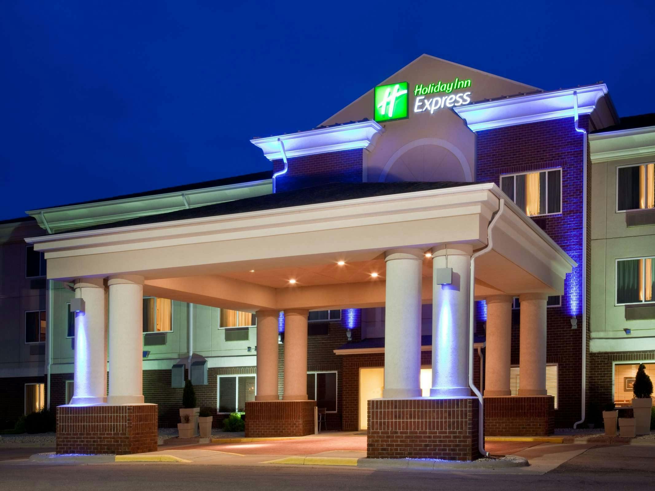 Holiday Inn Express Hotel & Suites Vermillion