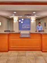 Hotel Holiday Inn Express Hotel & Suites Vermillion photo 4