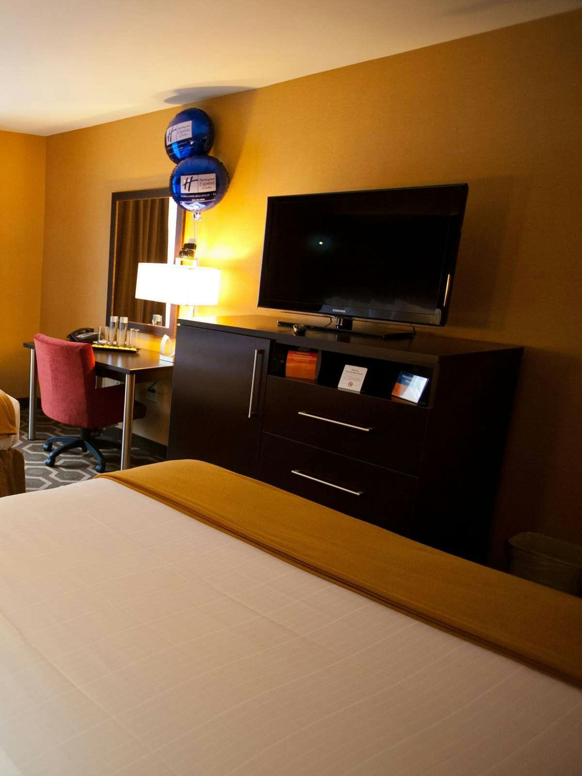 Hotel Holiday Inn Express Hotel & Suites Vineland Millville photo 2