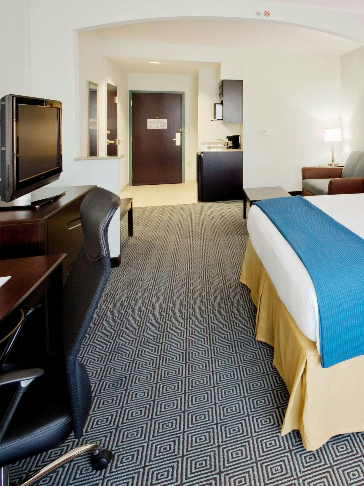 Hotel Holiday Inn Express Hotel & Suites Warminster photo 2