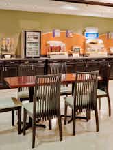 Hotel Holiday Inn Express Hotel & Suites Warminster photo 5