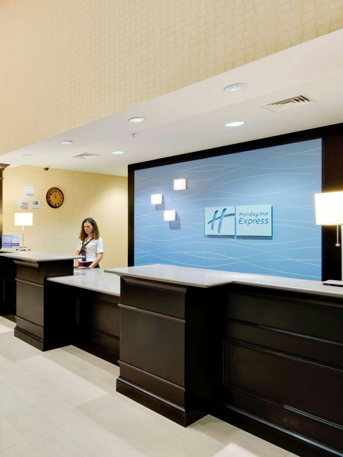 Hotel Holiday Inn Express Hotel & Suites Warminster photo 4