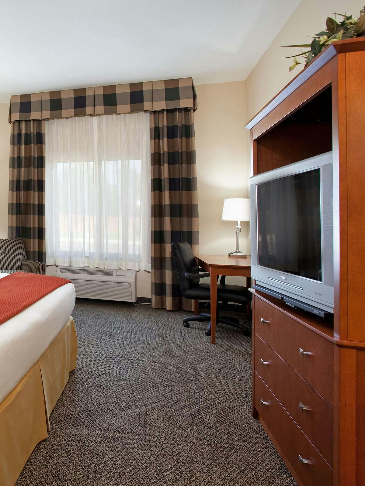 Hotel Holiday Inn Express Hotel & Suites Vernal Dinosaurland photo 2