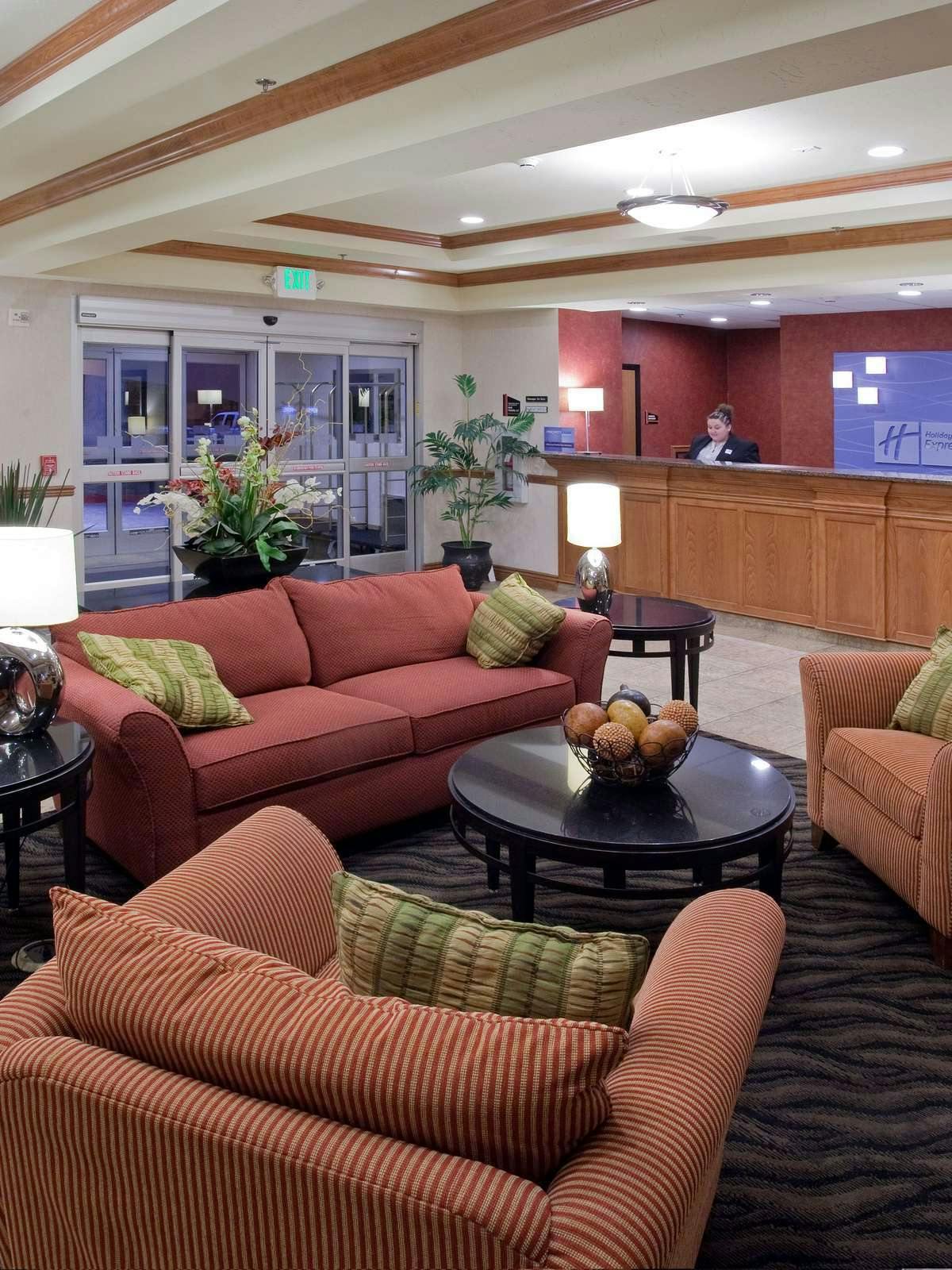 Hotel Holiday Inn Express Hotel & Suites Vernal Dinosaurland photo 3