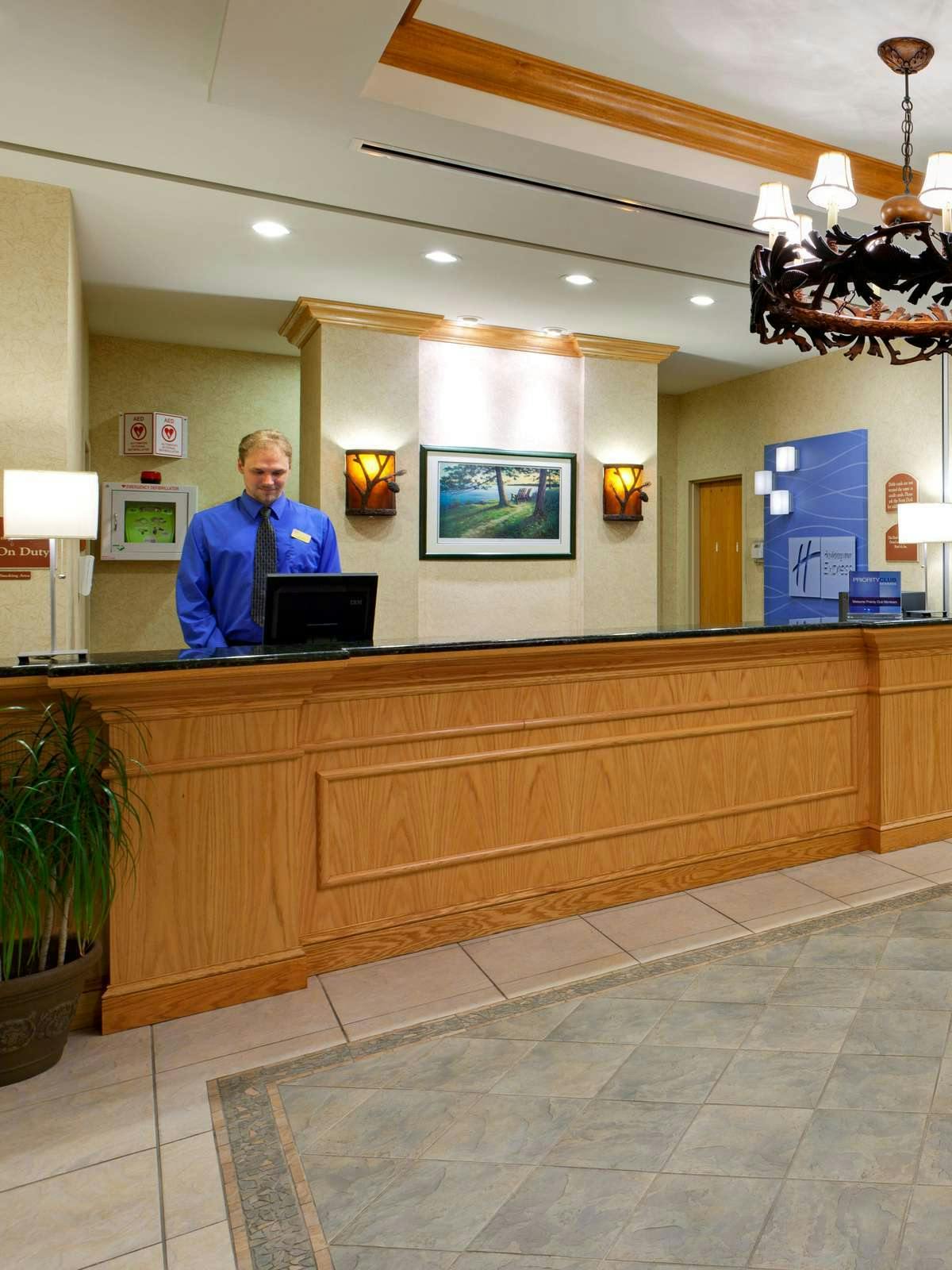 Hotel Holiday Inn Express Hotel & Suites Watertown Thousand Islands photo 4