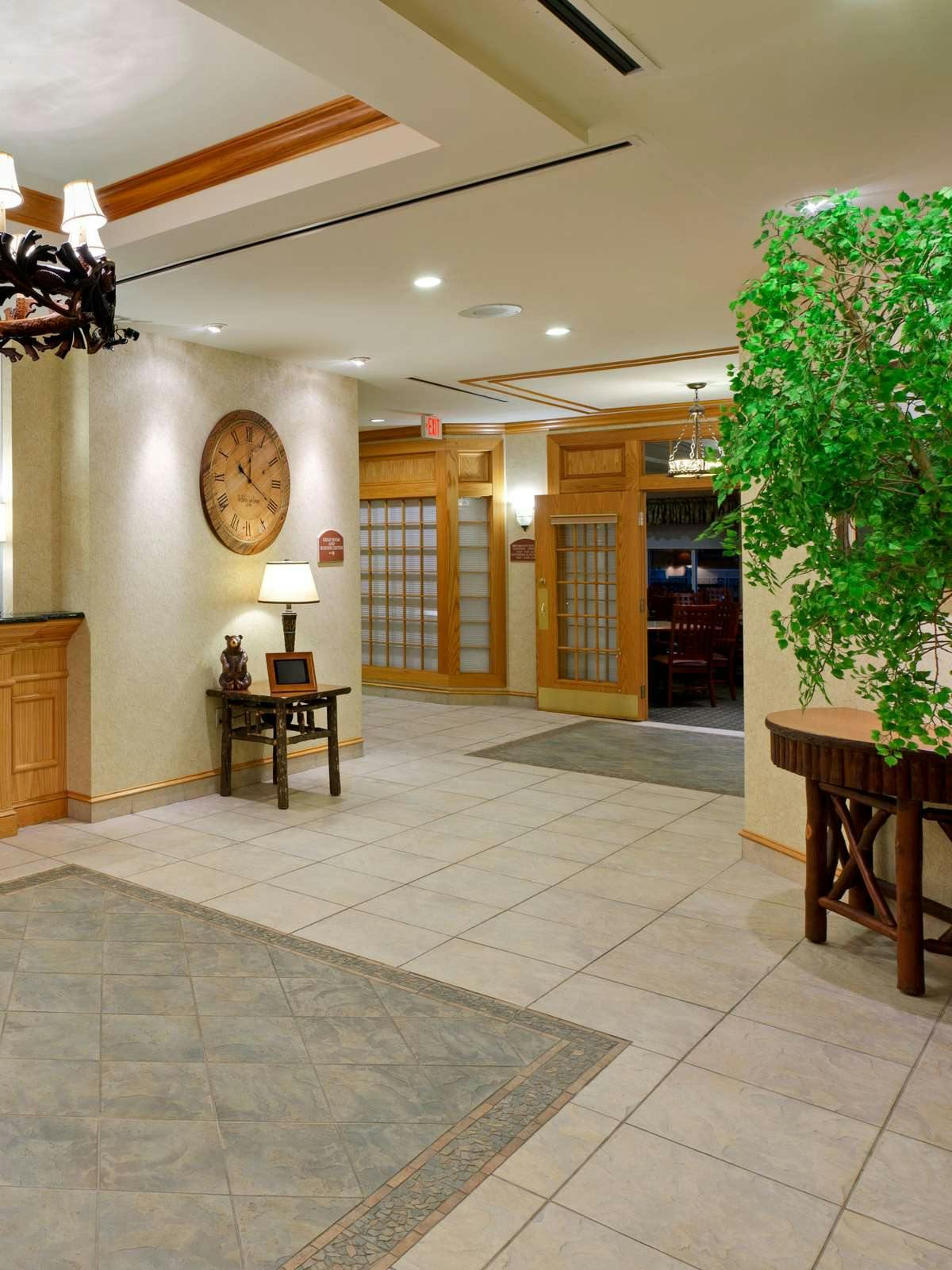 Hotel Holiday Inn Express Hotel & Suites Watertown Thousand Islands photo 3