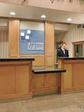 Hotel Holiday Inn Express Hotel & Suites Vernon photo 3