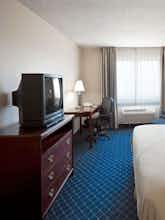 Hotel Holiday Inn Express Hotel & Suites Warsaw photo 2