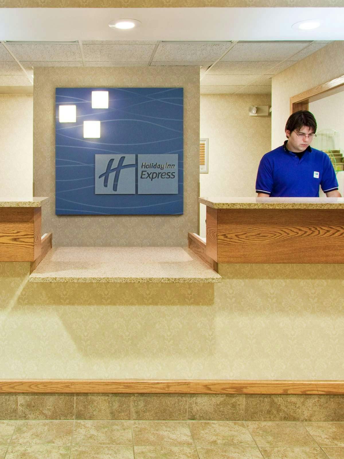 Hotel Holiday Inn Express Hotel & Suites Warsaw photo 4