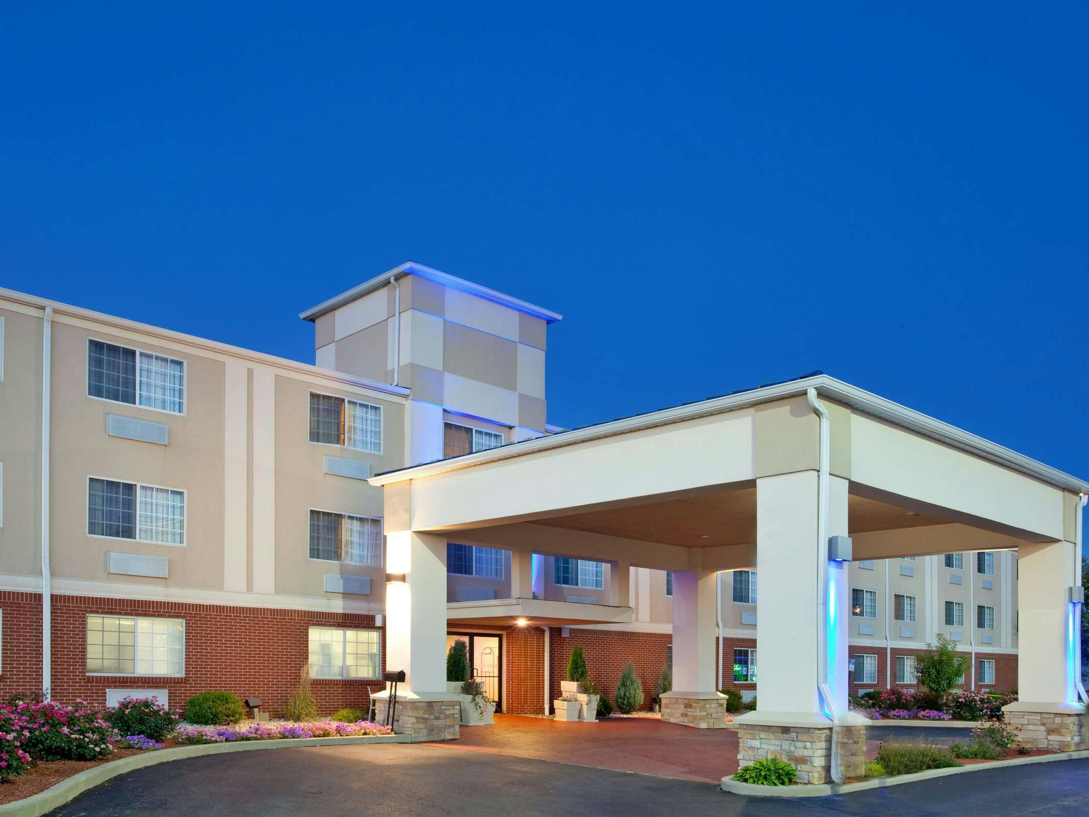 Holiday Inn Express Hotel & Suites Wabash