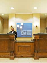 Hotel Holiday Inn Express Hotel & Suites Vernon College photo 5