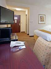 Hotel Holiday Inn Express Hotel & Suites Webster photo 3