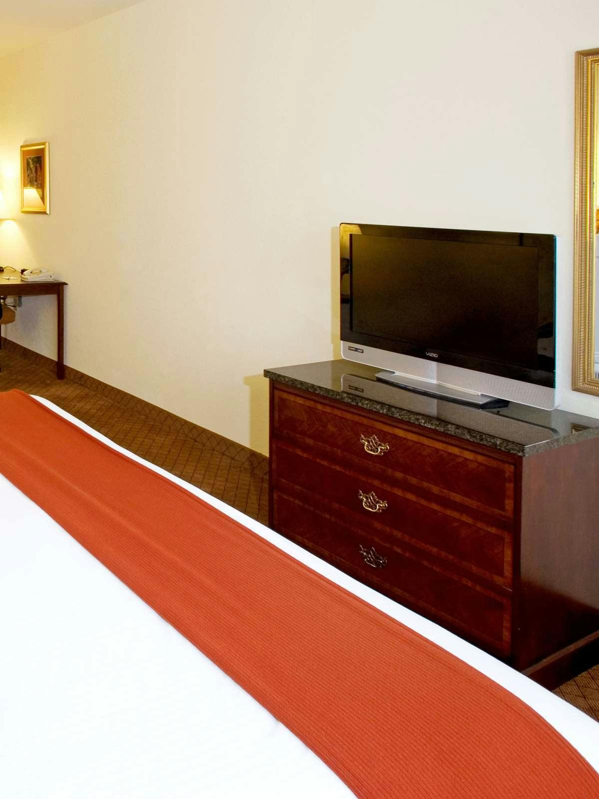 Hotel Holiday Inn Express Hotel & Suites Weslaco photo 3