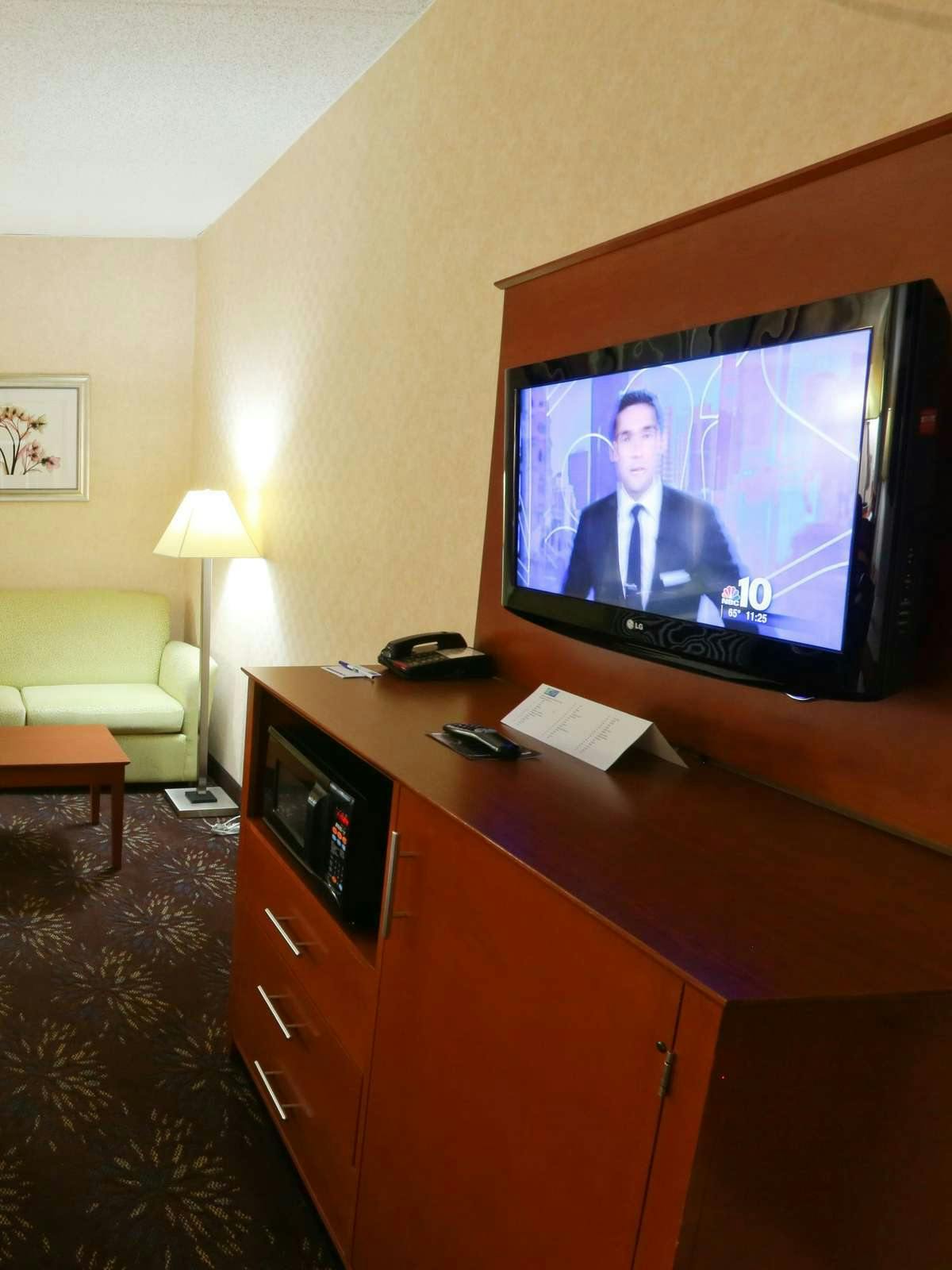 Hotel Holiday Inn Express Hotel & Suites West Chester photo 2