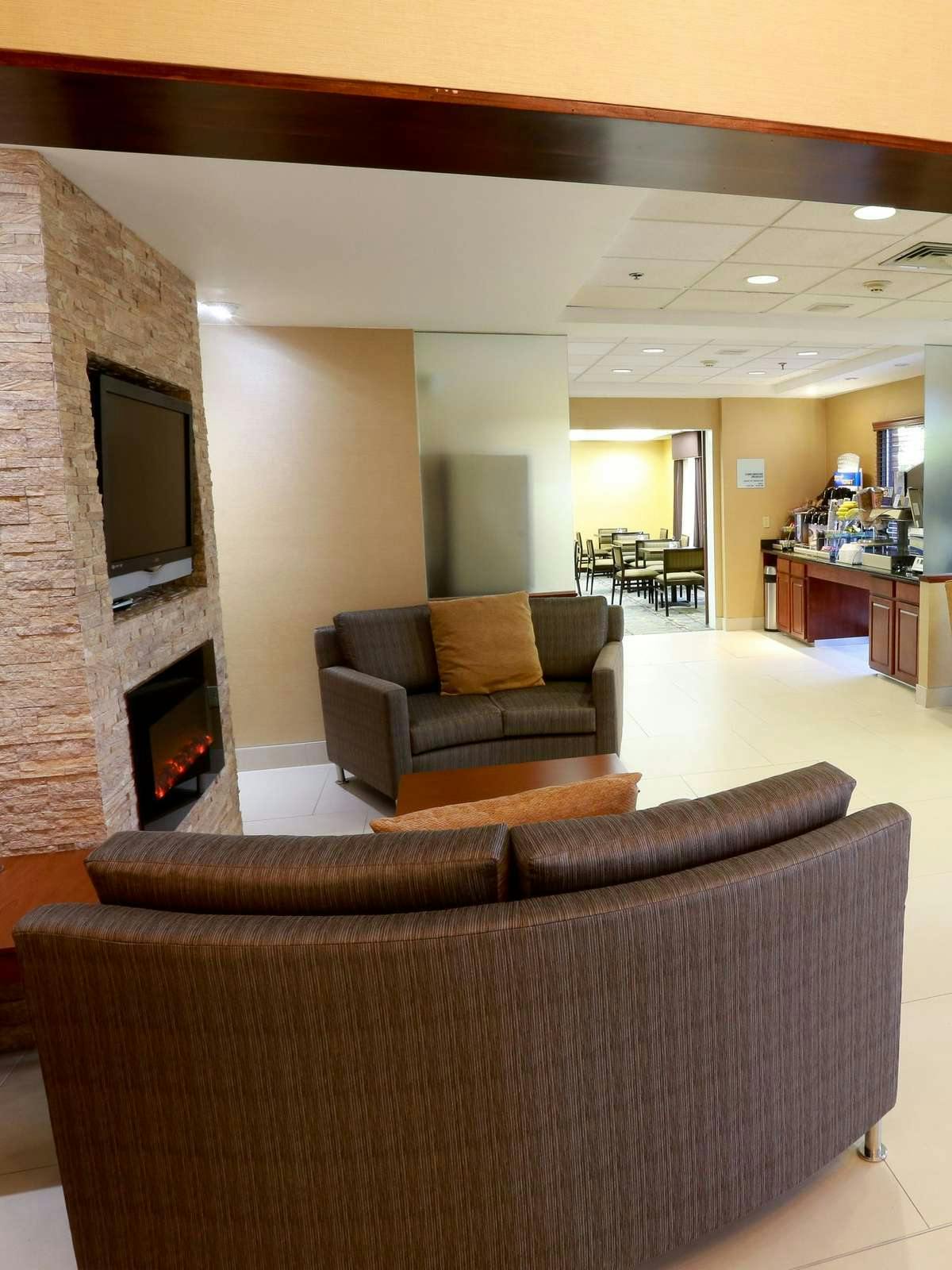 Hotel Holiday Inn Express Hotel & Suites West Chester photo 3