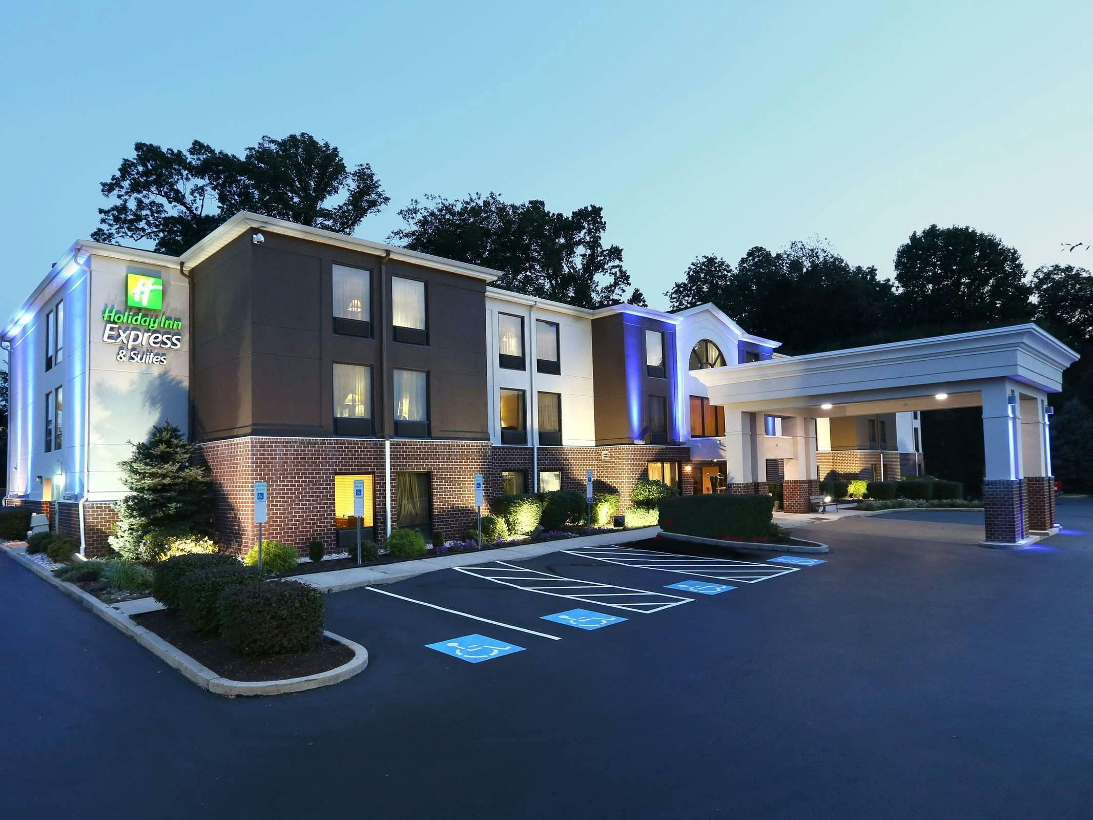 Holiday Inn Express Hotel & Suites West Chester