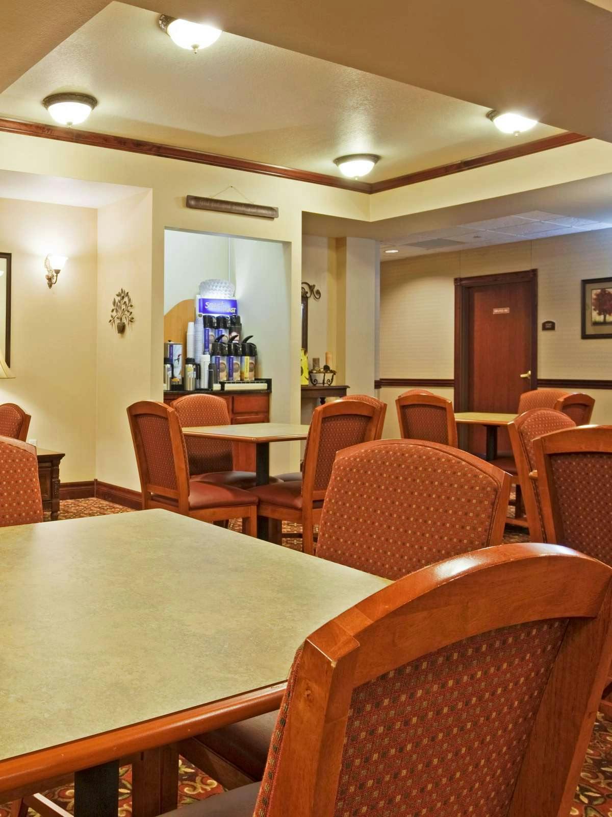 Hotel Holiday Inn Express Hotel & Suites Wausau photo 5