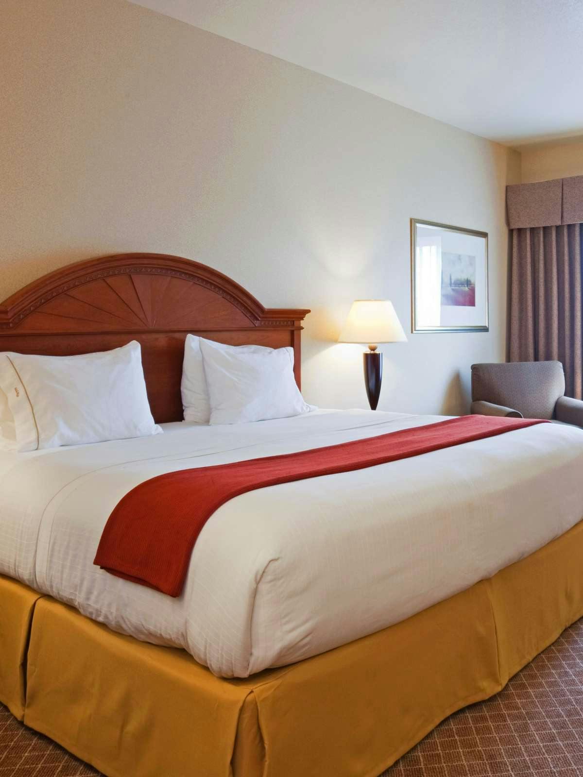 Hotel Holiday Inn Express Hotel & Suites Wausau photo 1