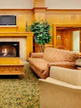Hotel Holiday Inn Express Hotel & Suites Warwick Airport photo 2