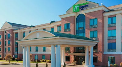 Holiday Inn Express Hotel & Suites Warwick Airport