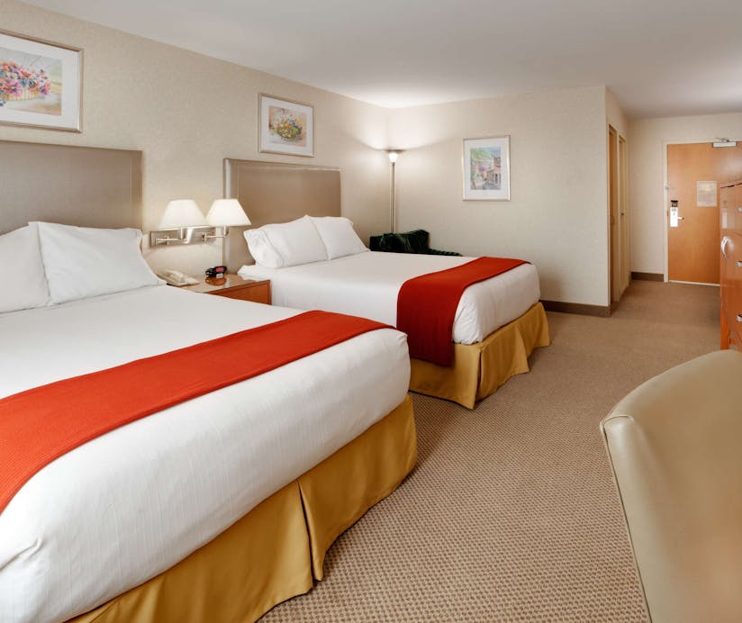 Holiday Inn Express Hotel Suites Warwick Airport Providence