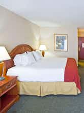 Hotel Holiday Inn Express Hotel & Suites Waterford photo 1