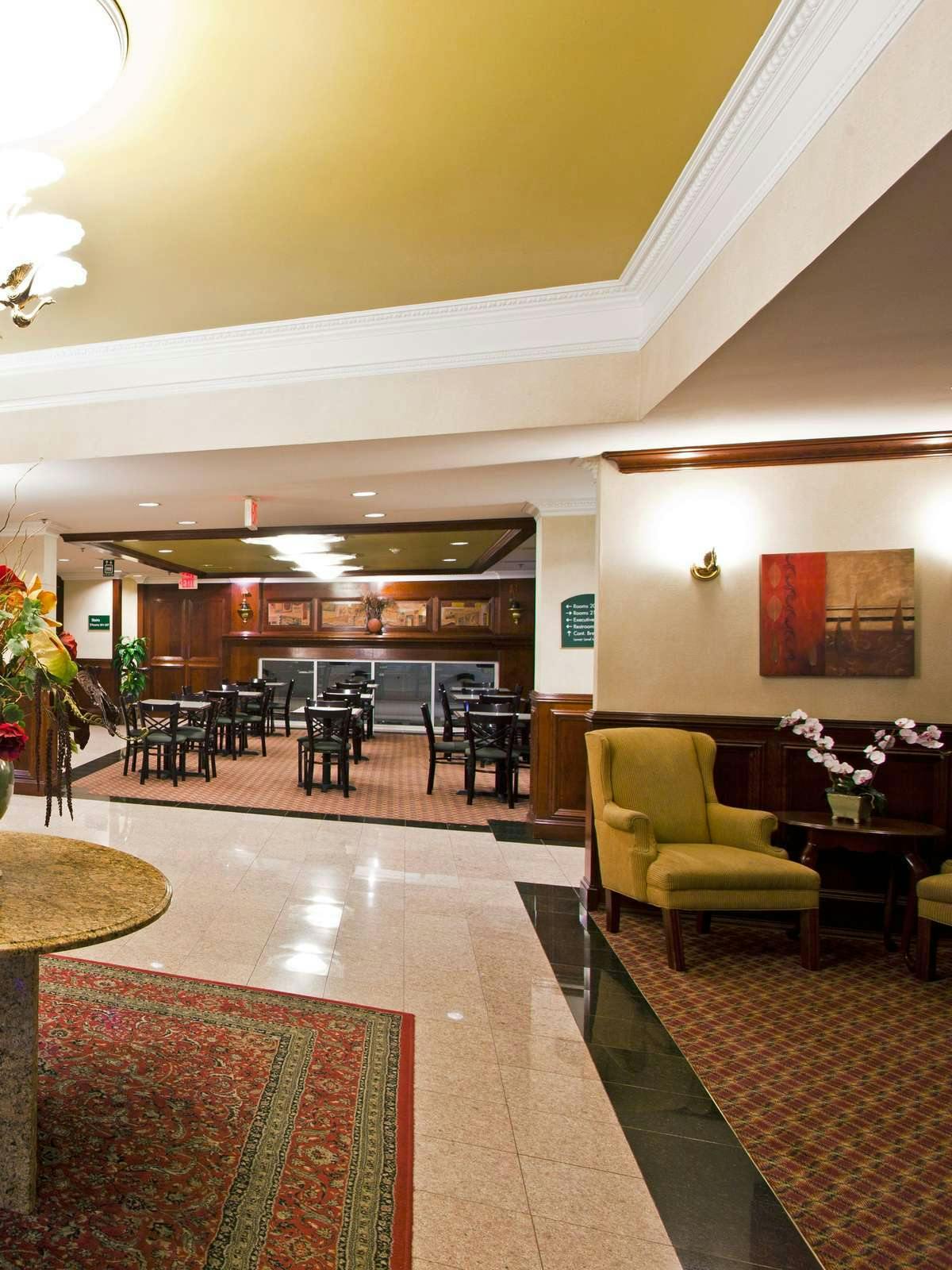 Hotel Holiday Inn Express Hotel & Suites Waterford photo 3