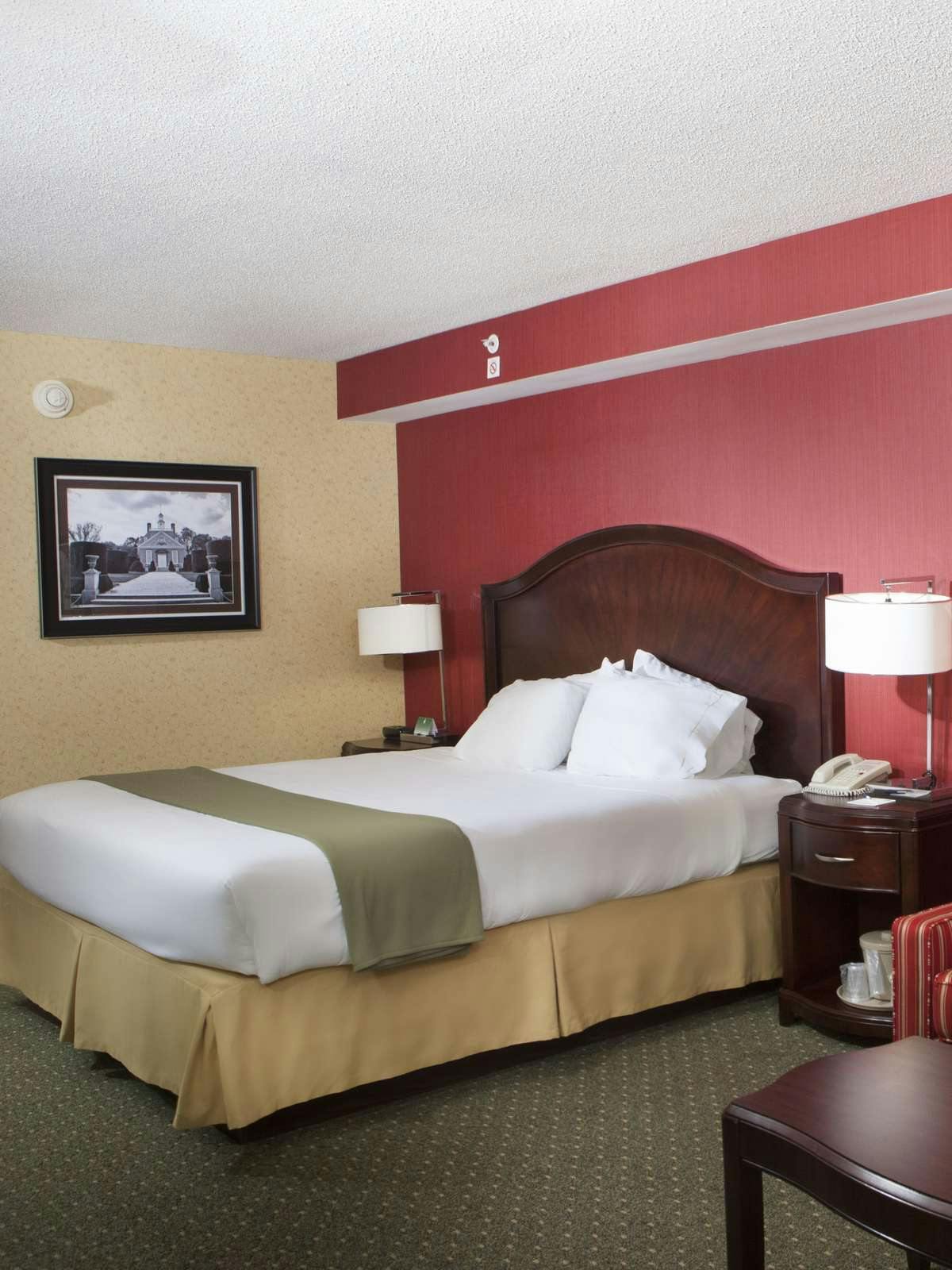 Hotel Holiday Inn Express & Suites Williamsburg photo 3