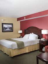 Hotel Holiday Inn Express & Suites Williamsburg photo 3