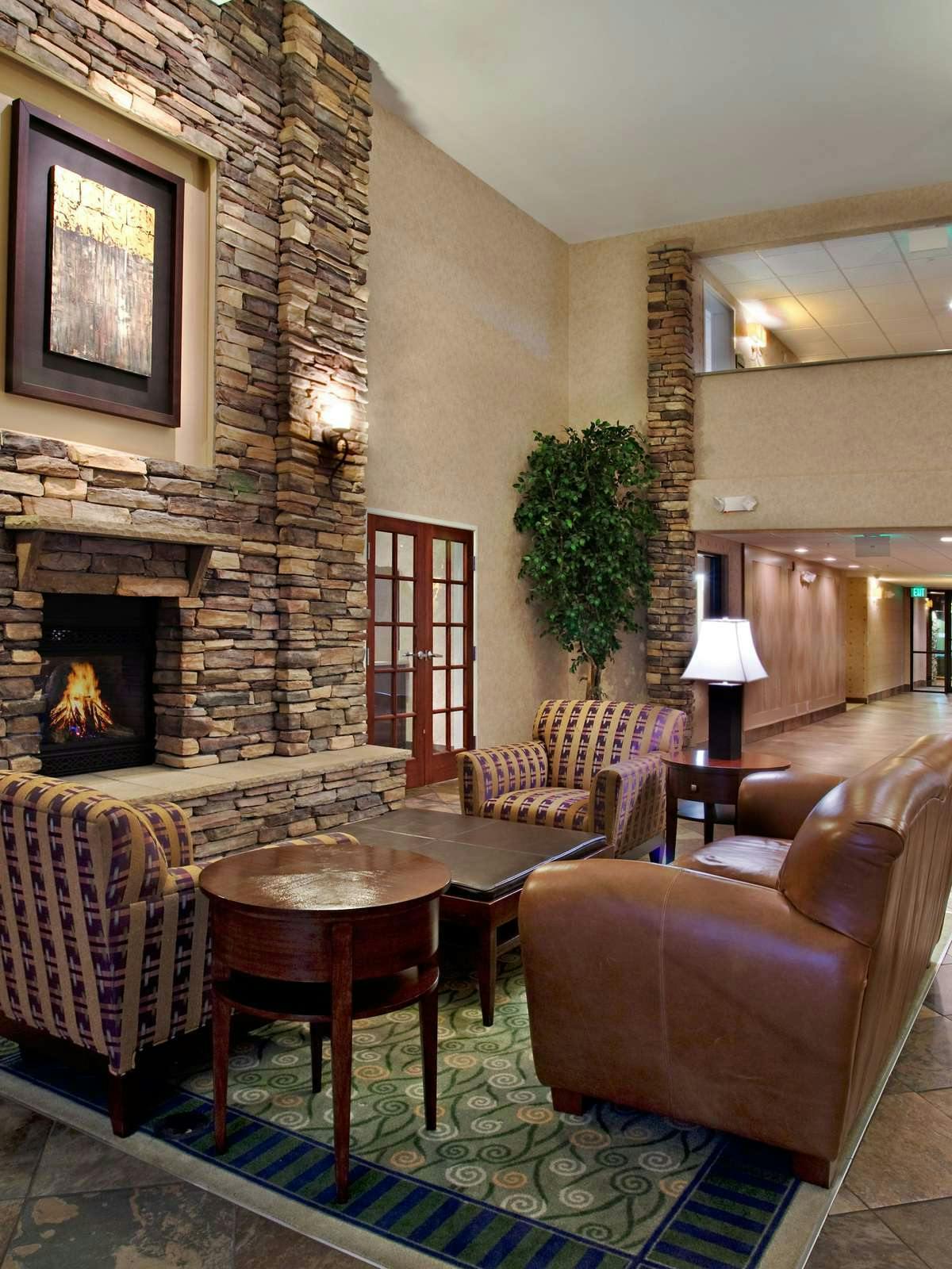 Hotel Holiday Inn Express Hotel & Suites Wheat Ridge photo 3