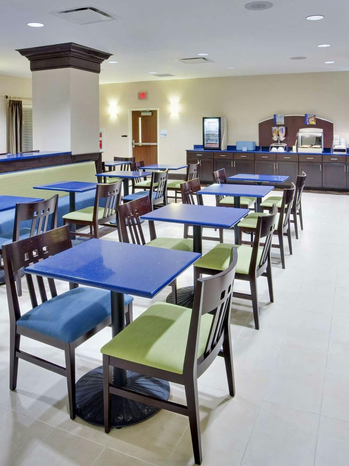 Hotel Holiday Inn Express Hotel & Suites Williamsport photo 4