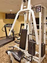 Hotel Holiday Inn Express Hotel & Suites Wichita Airport photo 5