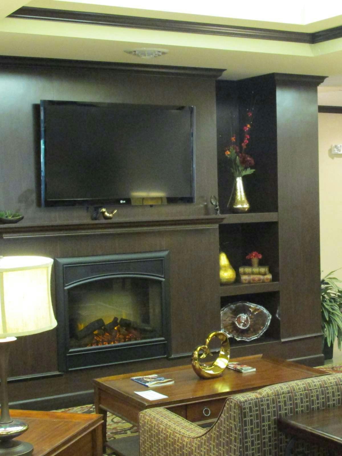 Hotel Holiday Inn Express Hotel & Suites Wheeling photo 2