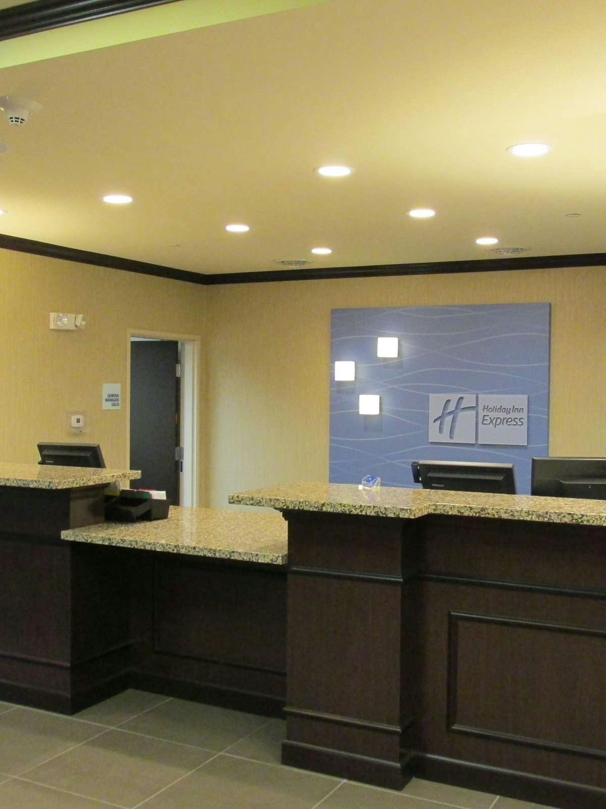 Hotel Holiday Inn Express Hotel & Suites Wheeling photo 3