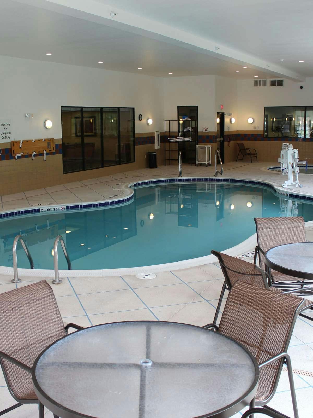 Hotel Holiday Inn Express Hotel & Suites Wheeling photo 5