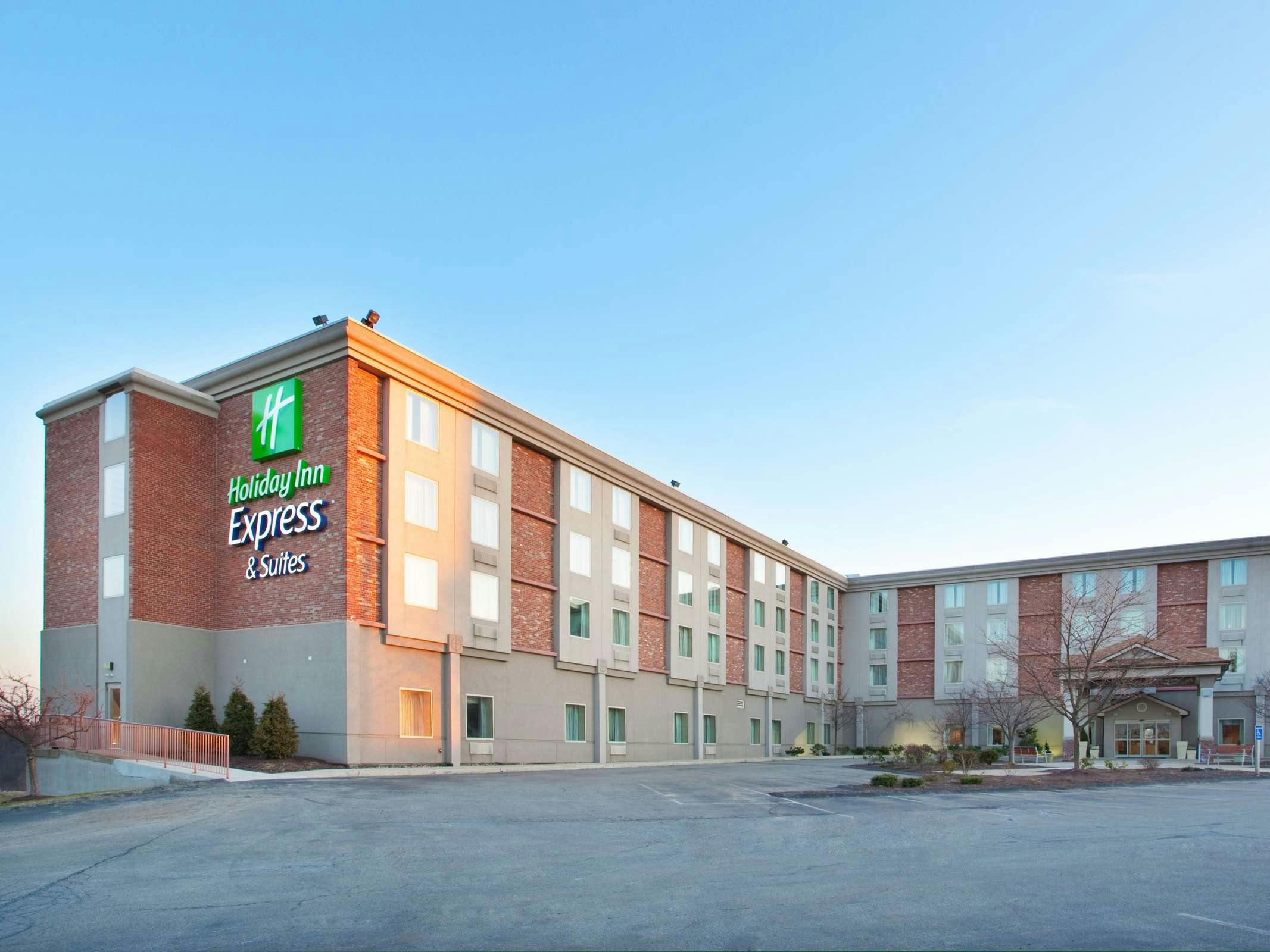 Holiday Inn Express Hotel & Suites West Mifflin