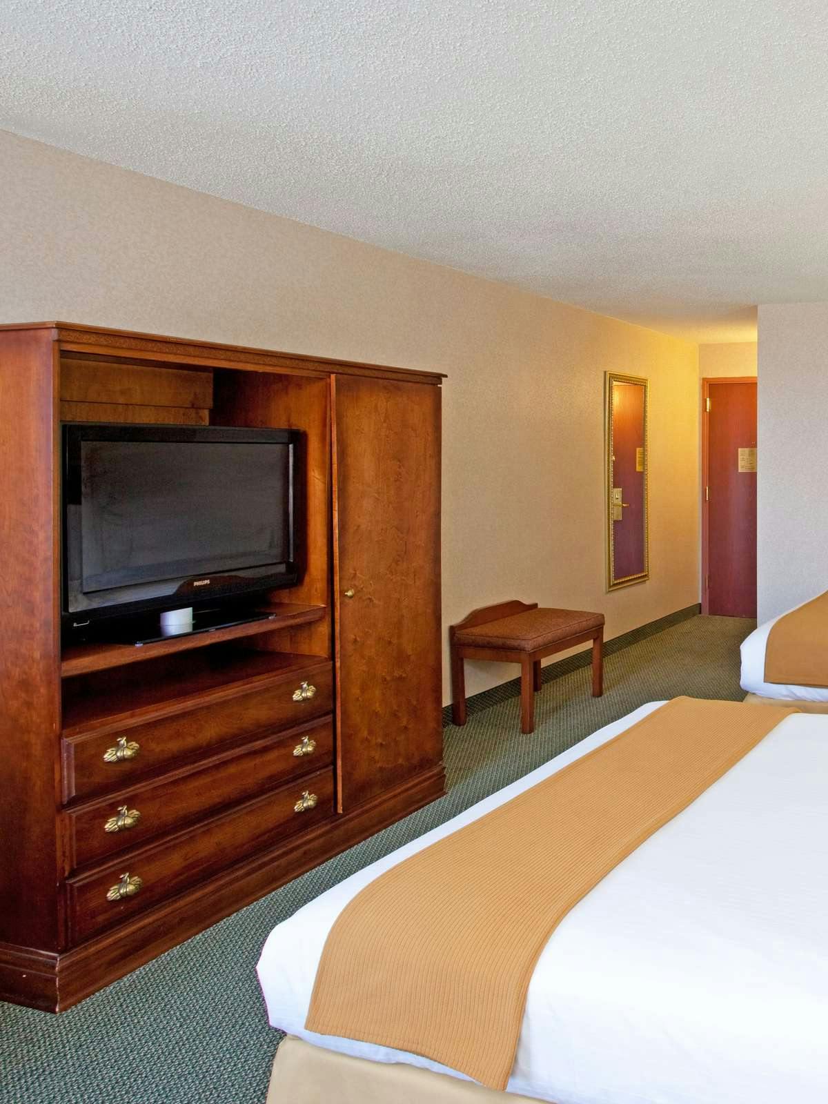 Hotel Holiday Inn Express Hotel & Suites West Mifflin photo 2