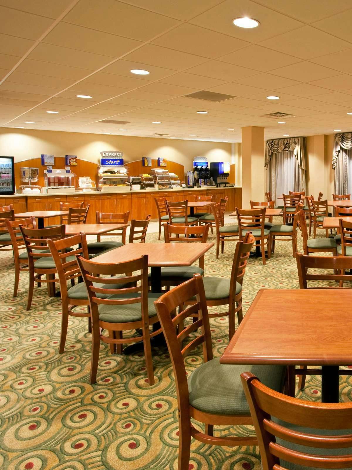 Hotel Holiday Inn Express Hotel & Suites West Mifflin photo 5