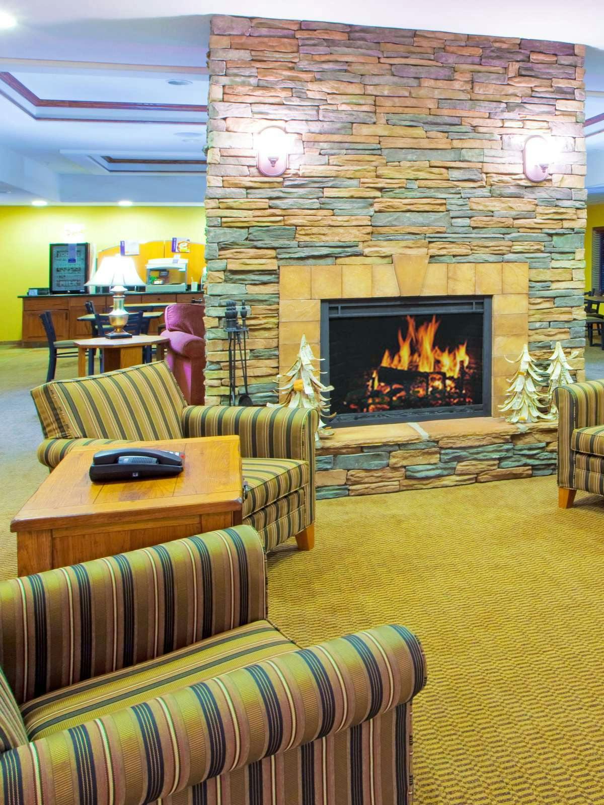 Hotel Holiday Inn Express Hotel & Suites Weston photo 3